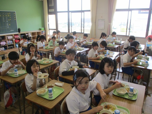 給食の様子