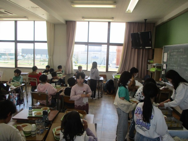 給食の様子