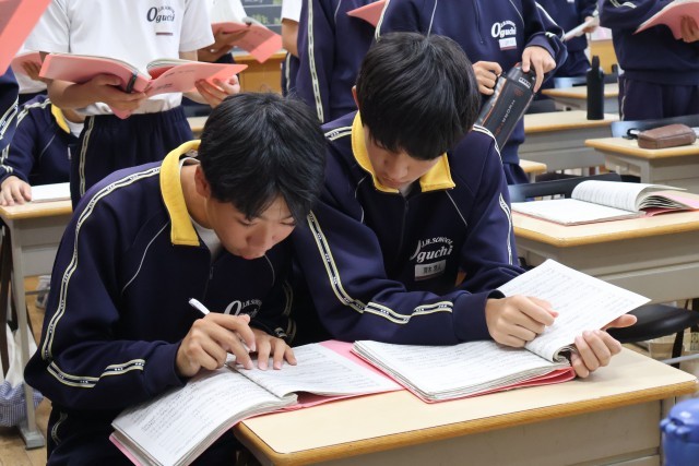 「男子のパート練習の様子」
